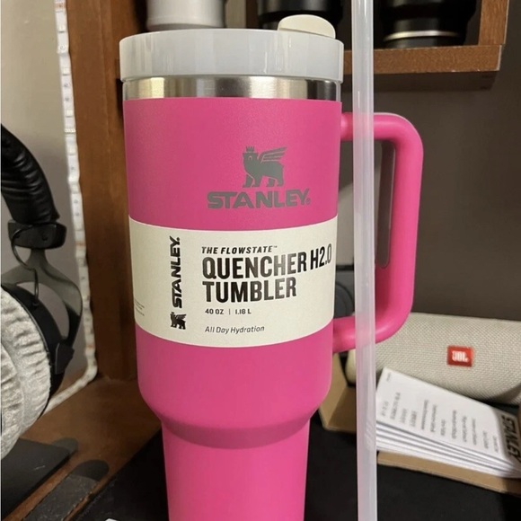 Stanley Pink Quencher H2.0 Tumbler - Picture 2 of 2